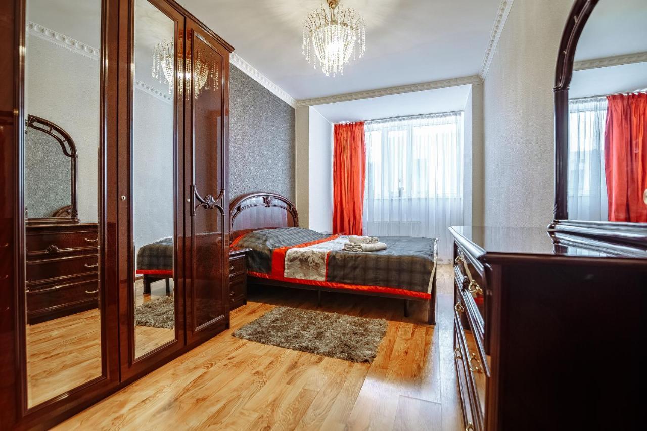 Two Bedroom Apartment On Syganak Street 64-1 Астана Экстерьер фото